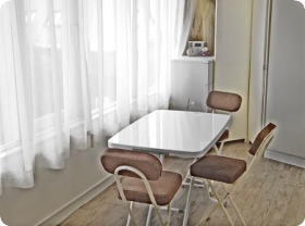 フリースペーステーブル